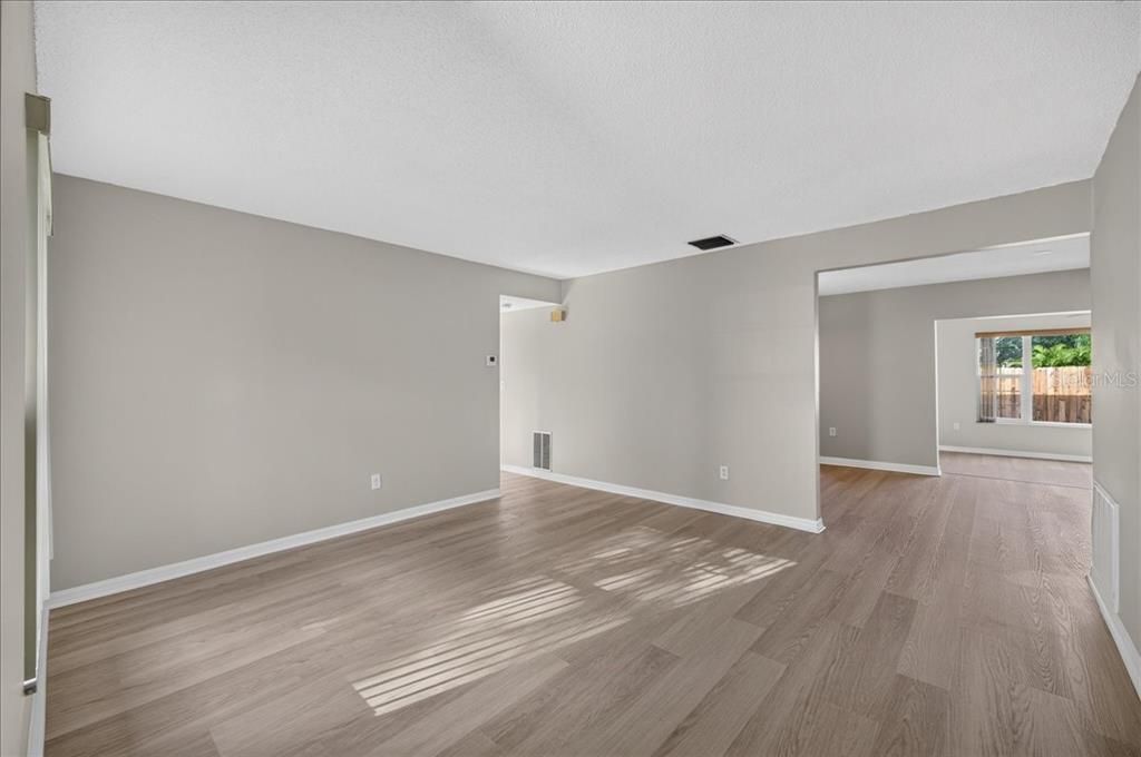 En Venta: $425,000 (3 camas, 2 baños, 1448 Pies cuadrados)