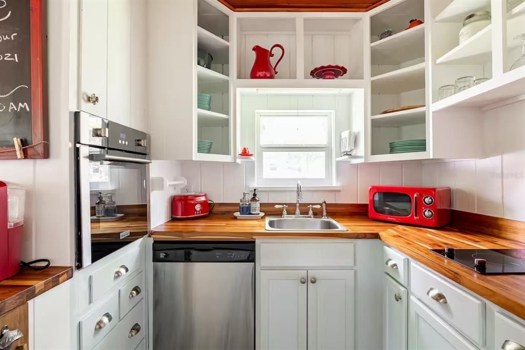На продажу: $499,000 (3 спален, 0 ванн, 1720 Квадратных фут)