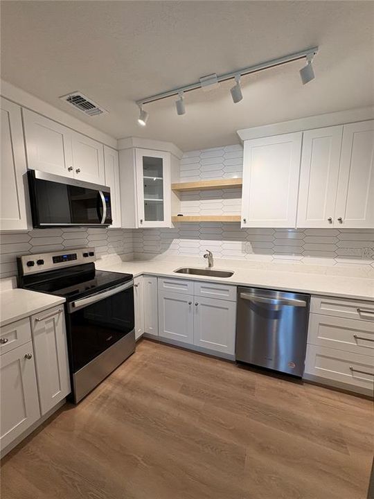 В аренду: $1,695 (2 спален, 2 ванн, 900 Квадратных фут)