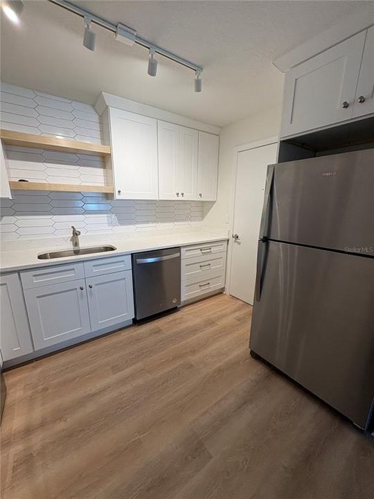 В аренду: $1,695 (2 спален, 2 ванн, 900 Квадратных фут)