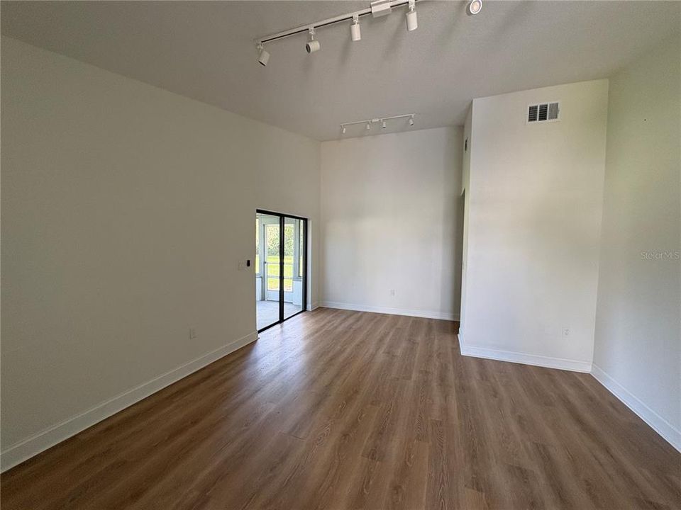 В аренду: $1,695 (2 спален, 2 ванн, 900 Квадратных фут)