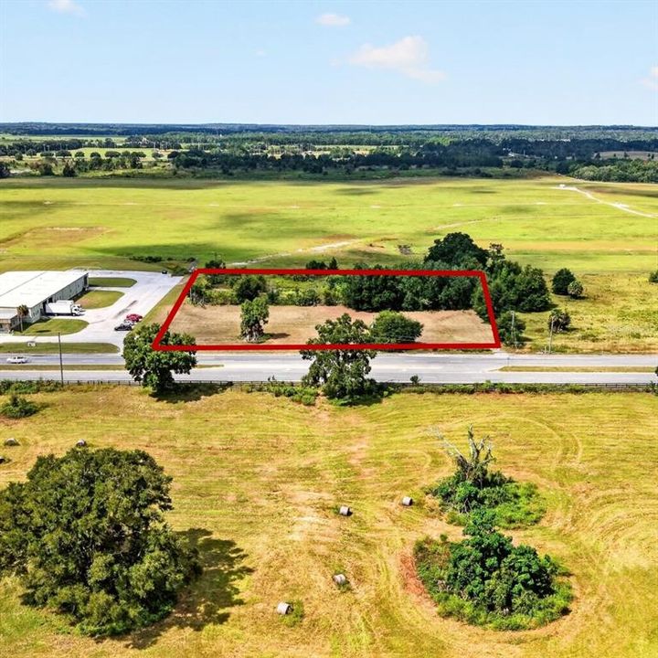 待售: $750,000 (2.65 acres)