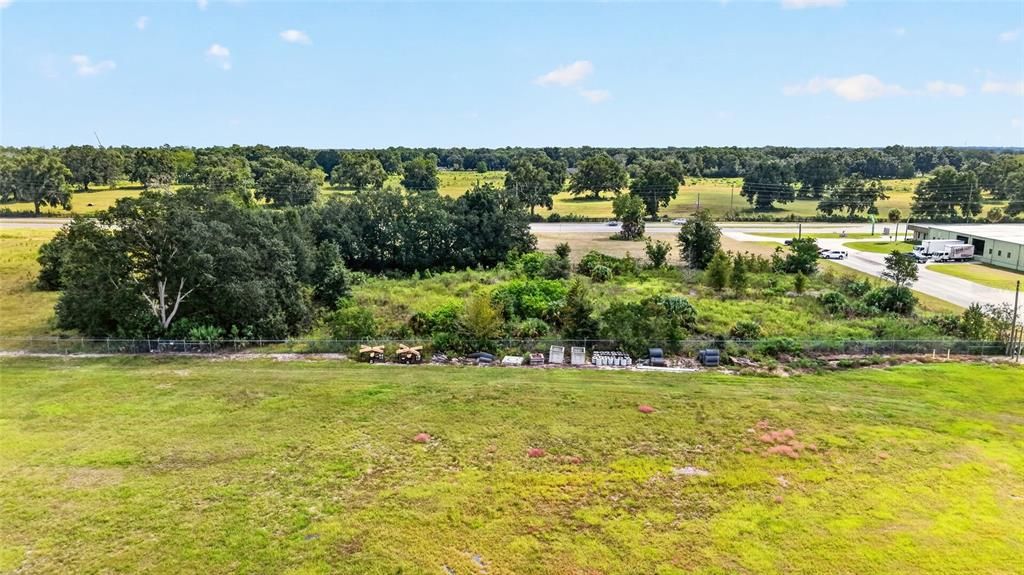 待售: $750,000 (2.65 acres)