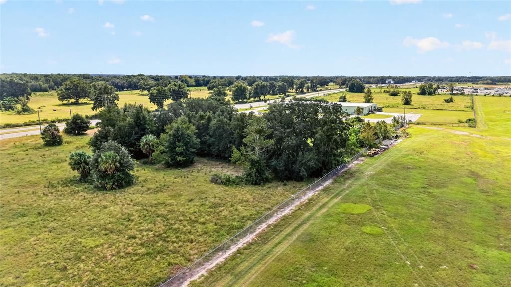 待售: $750,000 (2.65 acres)