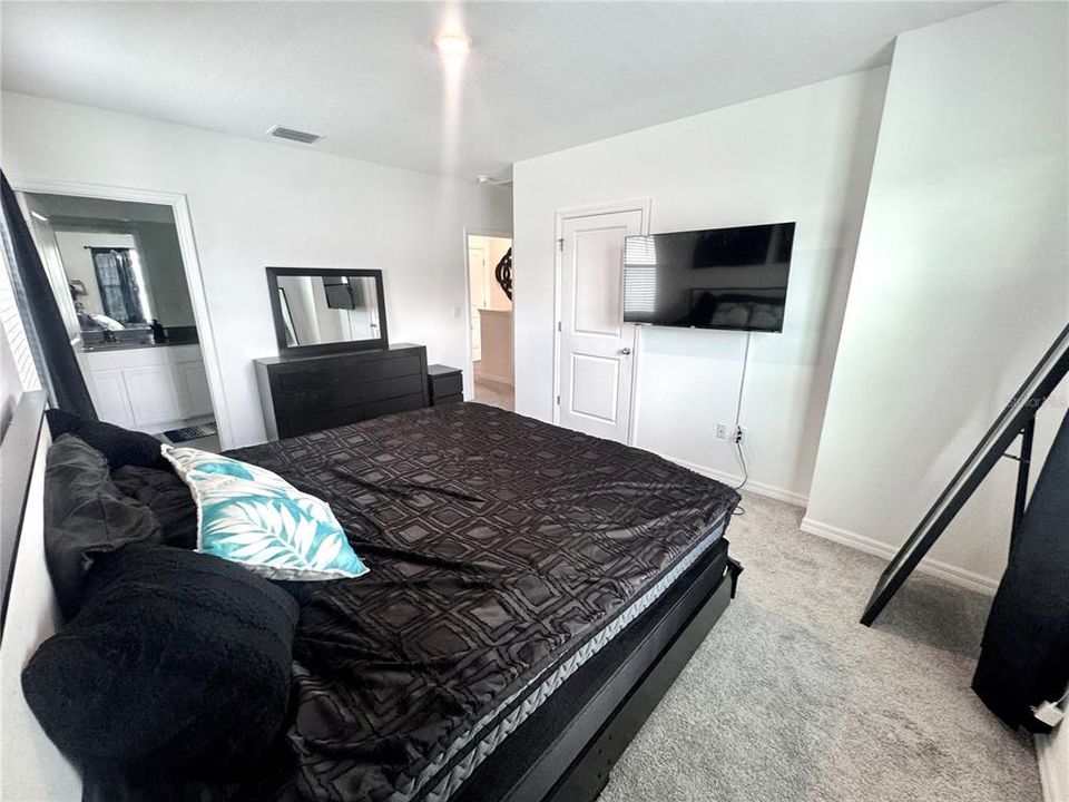 For Rent: $2,395 (3 beds, 2 baths, 1488 Square Feet)
