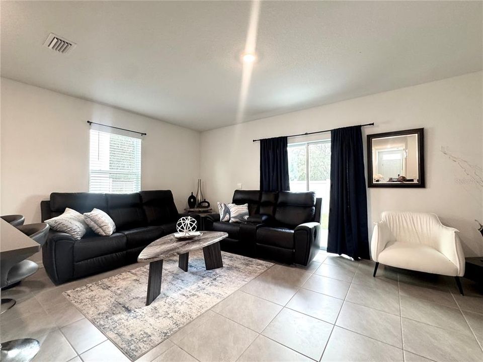 For Rent: $2,395 (3 beds, 2 baths, 1488 Square Feet)