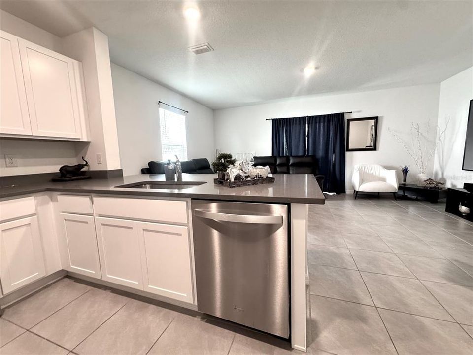 For Rent: $2,395 (3 beds, 2 baths, 1488 Square Feet)