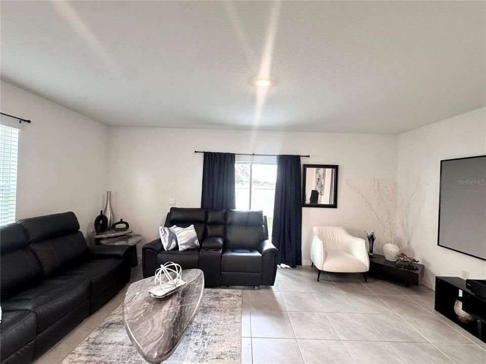 For Rent: $2,395 (3 beds, 2 baths, 1488 Square Feet)