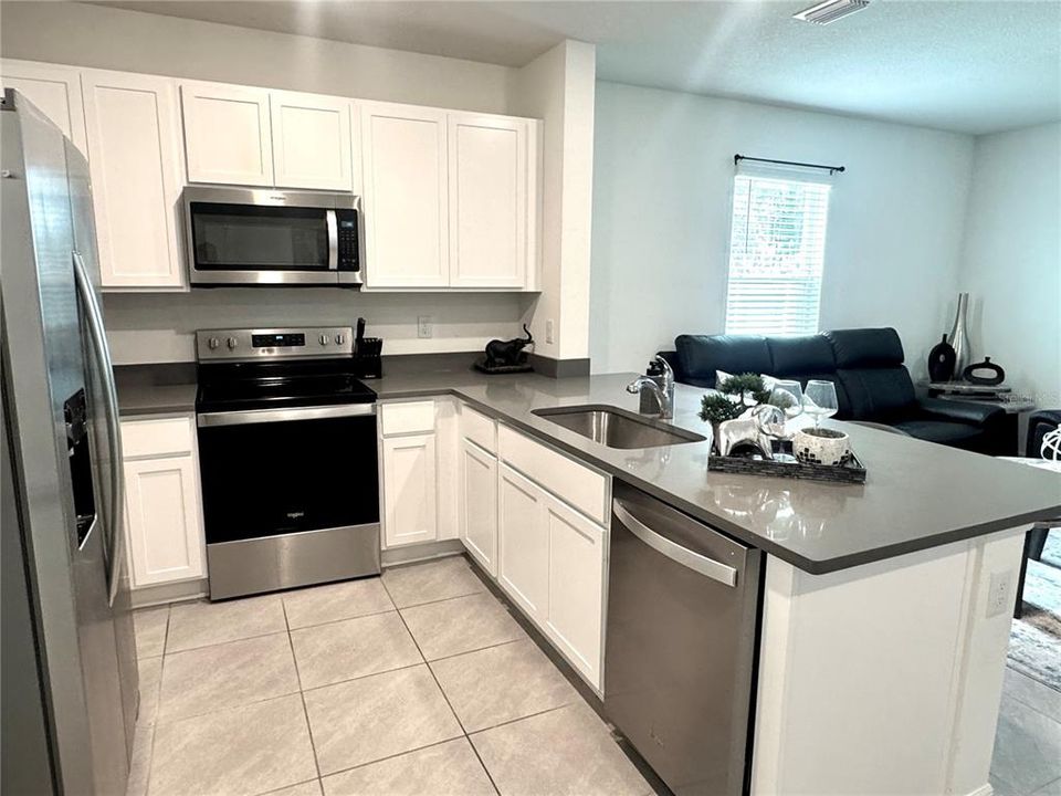 For Rent: $2,395 (3 beds, 2 baths, 1488 Square Feet)