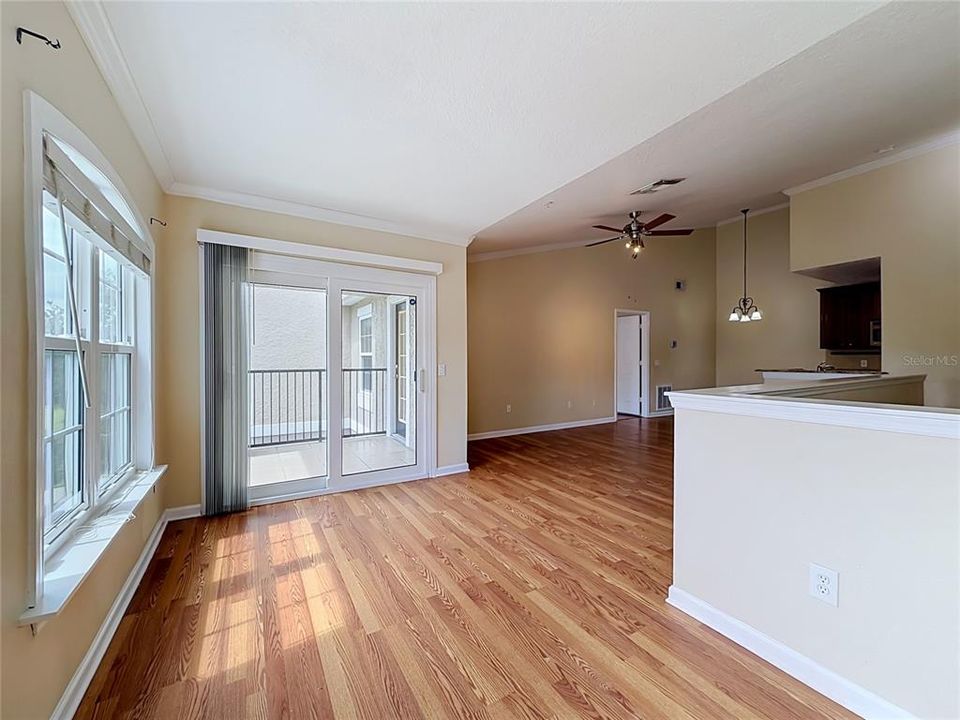 В аренду: $1,950 (3 спален, 2 ванн, 1423 Квадратных фут)