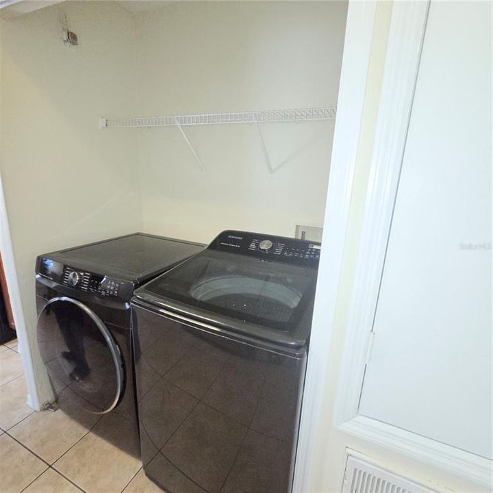 В аренду: $2,900 (5 спален, 3 ванн, 1624 Квадратных фут)