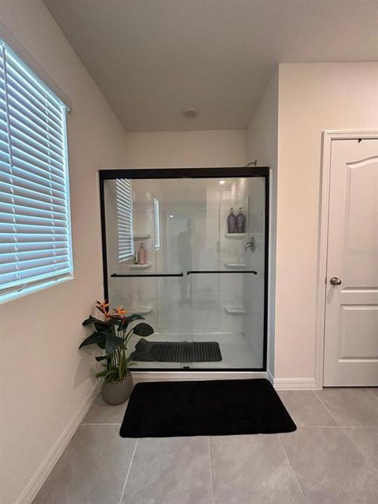 En Venta: $496,000 (4 camas, 2 baños, 2432 Pies cuadrados)