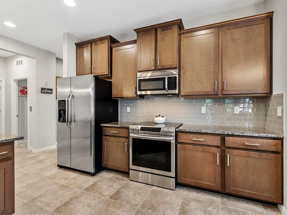 For Sale: $325,000 (3 beds, 2 baths, 1675 Square Feet)