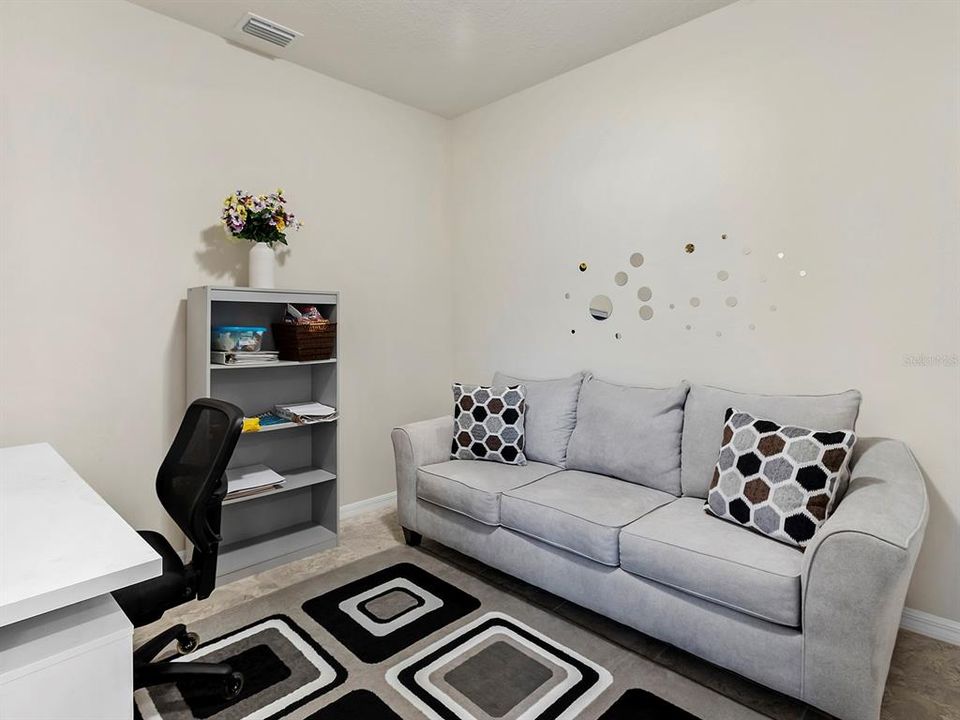 For Sale: $325,000 (3 beds, 2 baths, 1675 Square Feet)
