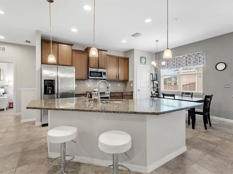 For Sale: $325,000 (3 beds, 2 baths, 1675 Square Feet)
