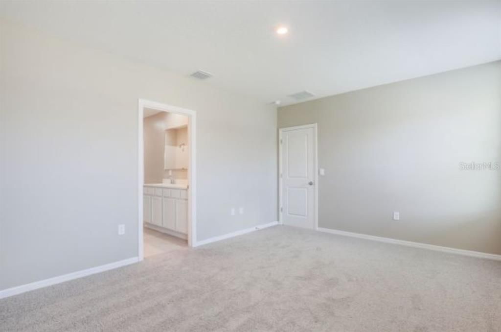 For Sale: $334,990 (4 beds, 2 baths, 1562 Square Feet)