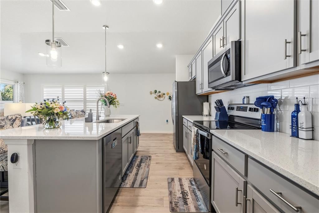 En Venta: $365,000 (4 camas, 2 baños, 1627 Pies cuadrados)
