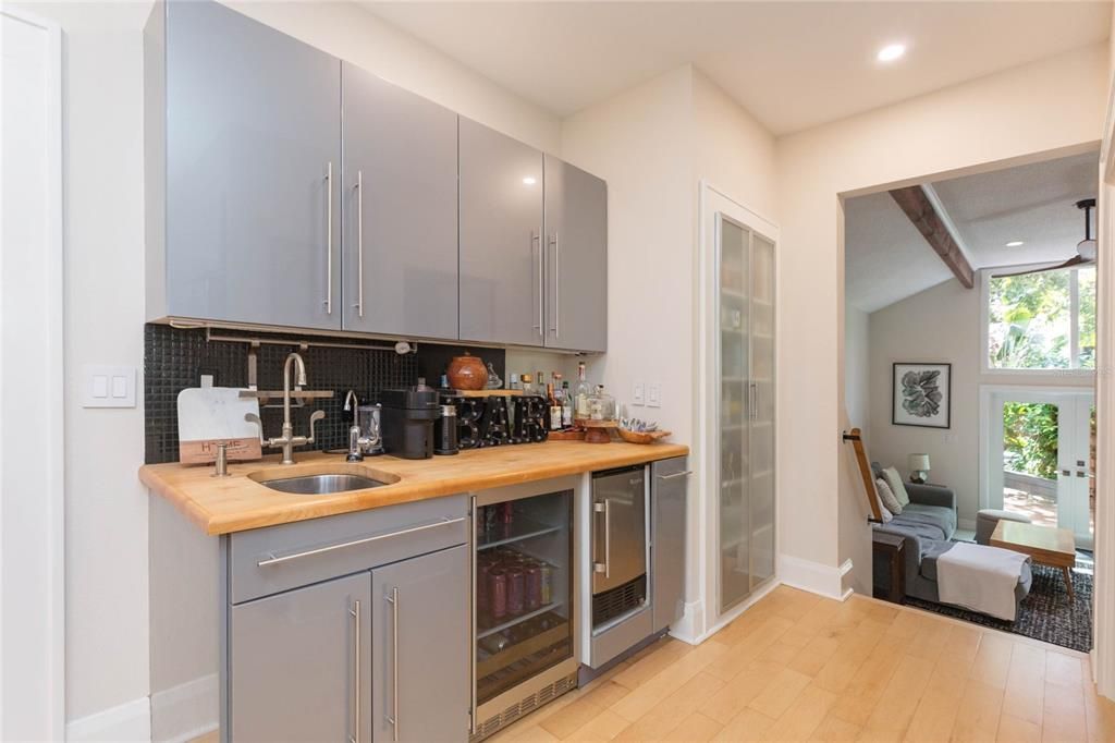 For Sale: $885,000 (3 beds, 2 baths, 1803 Square Feet)