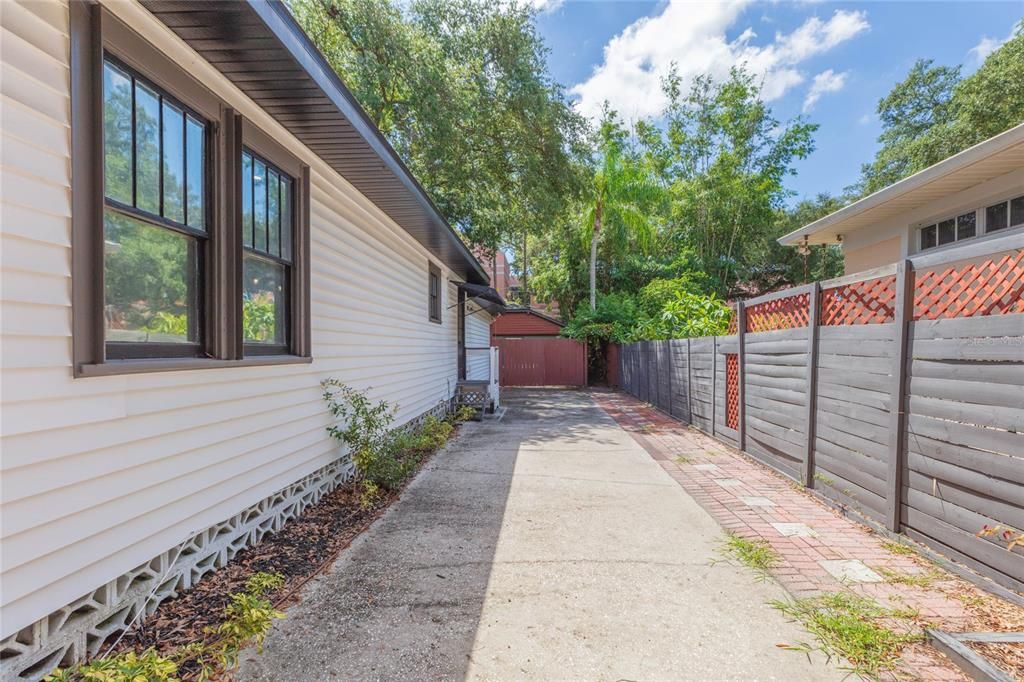 For Sale: $885,000 (3 beds, 2 baths, 1803 Square Feet)