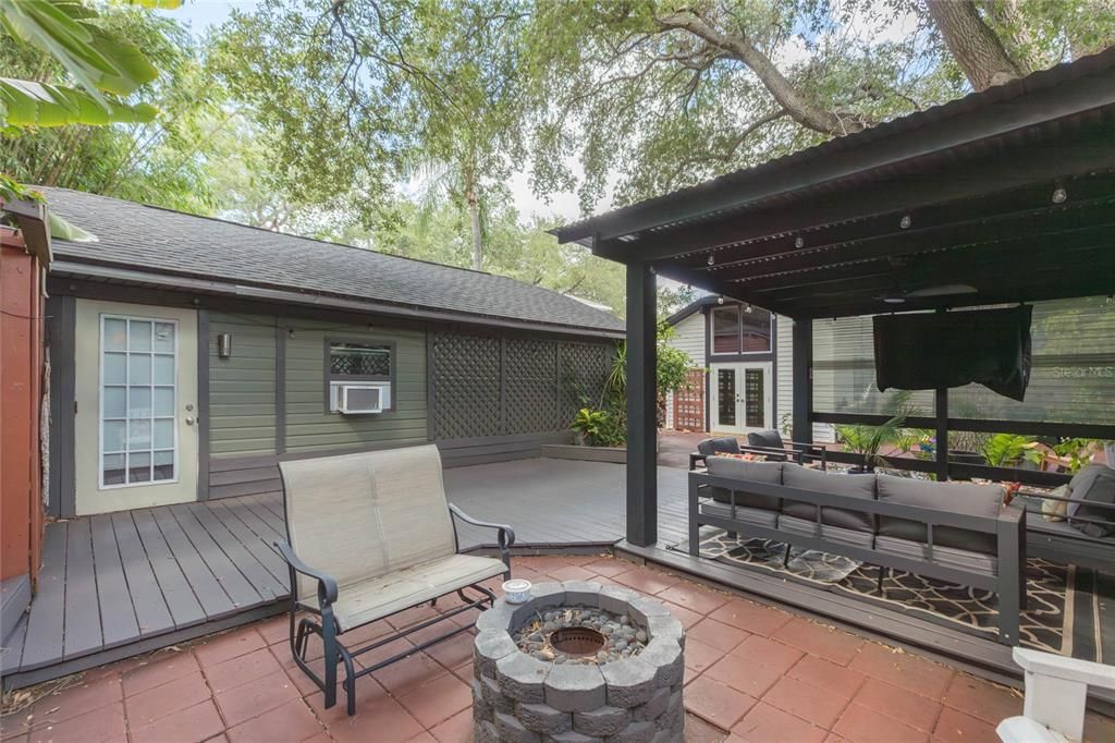 For Sale: $885,000 (3 beds, 2 baths, 1803 Square Feet)