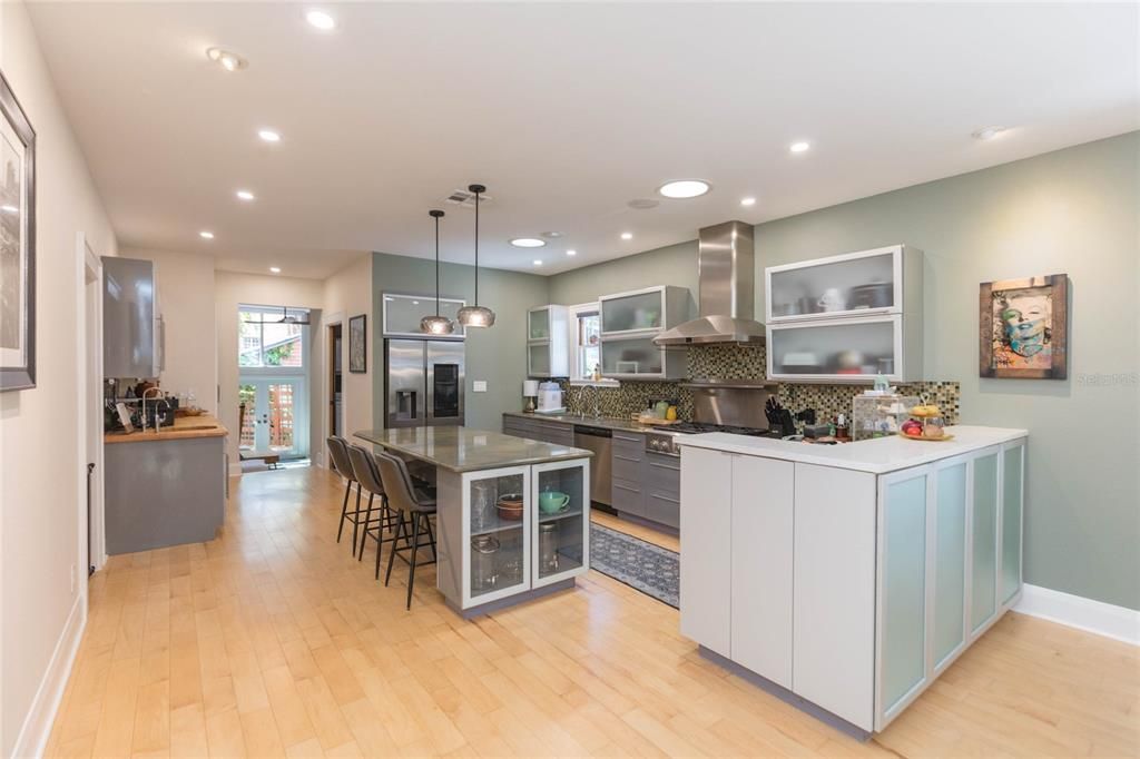 For Sale: $885,000 (3 beds, 2 baths, 1803 Square Feet)