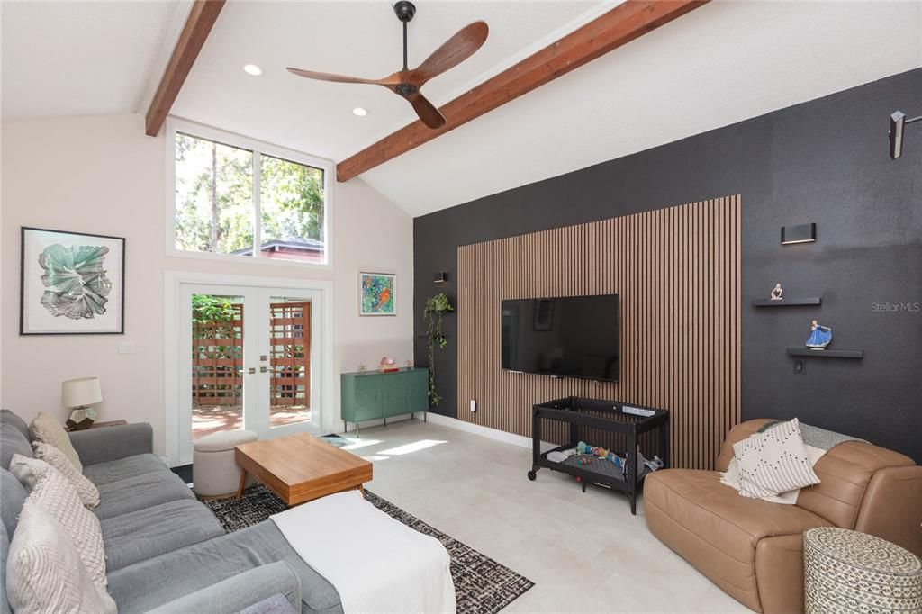 For Sale: $885,000 (3 beds, 2 baths, 1803 Square Feet)