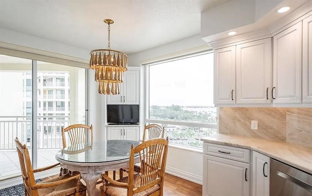 For Sale: $1,399,900 (3 beds, 2 baths, 1952 Square Feet)