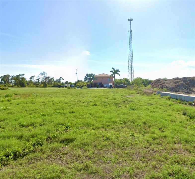 На продажу: $32,500 (0.21 acres)