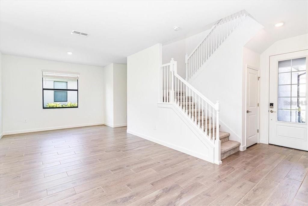For Rent: $4,900 (6 beds, 4 baths, 2918 Square Feet)