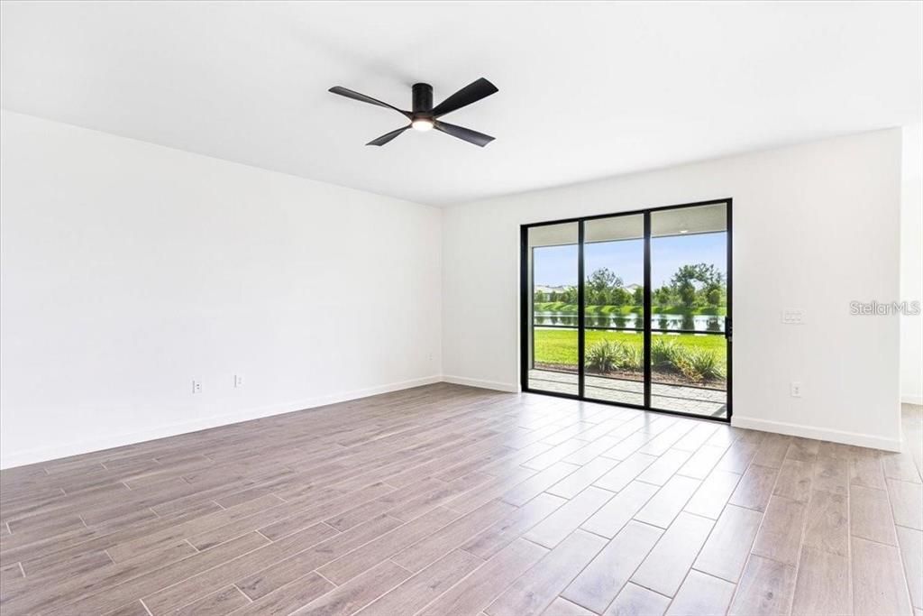 For Rent: $4,900 (6 beds, 4 baths, 2918 Square Feet)