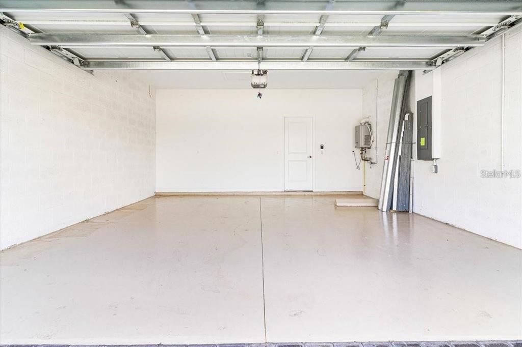 For Rent: $4,900 (6 beds, 4 baths, 2918 Square Feet)