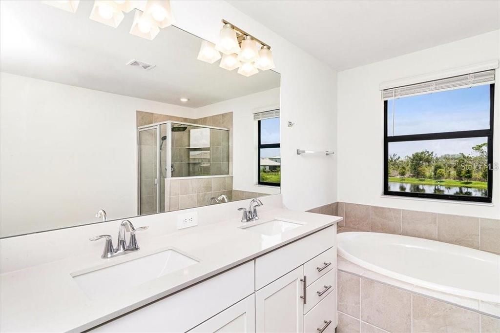 For Rent: $4,900 (6 beds, 4 baths, 2918 Square Feet)