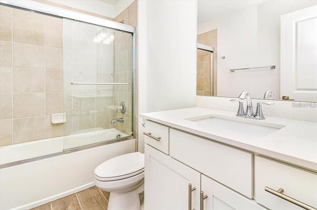 For Rent: $4,900 (6 beds, 4 baths, 2918 Square Feet)