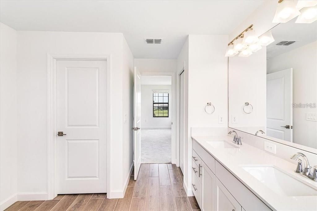 For Rent: $4,900 (6 beds, 4 baths, 2918 Square Feet)