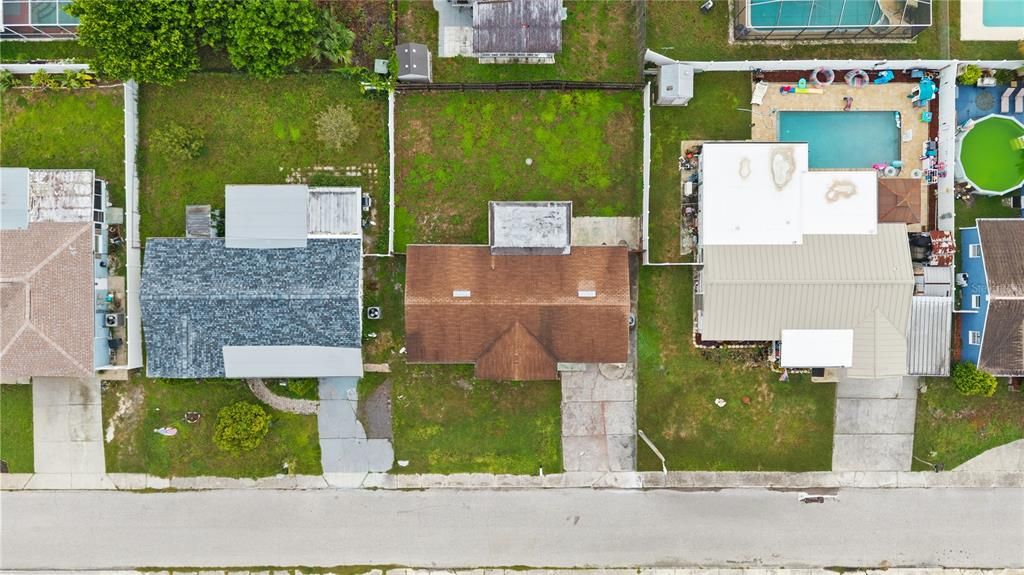 For Sale: $190,000 (2 beds, 1 baths, 864 Square Feet)