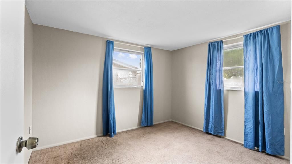 For Sale: $190,000 (2 beds, 1 baths, 864 Square Feet)