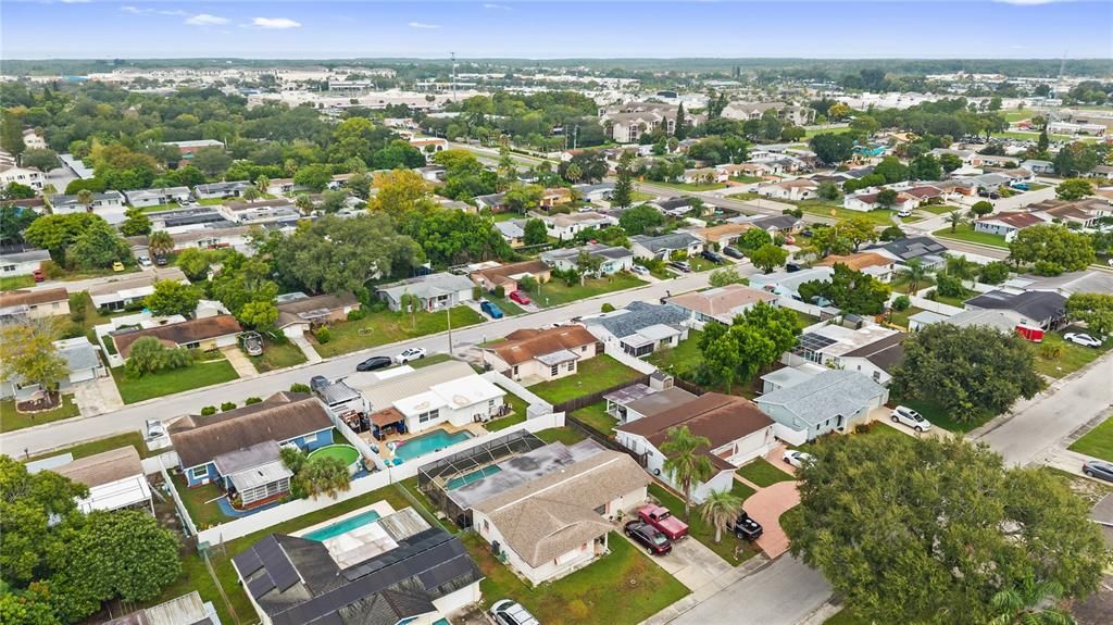 For Sale: $190,000 (2 beds, 1 baths, 864 Square Feet)