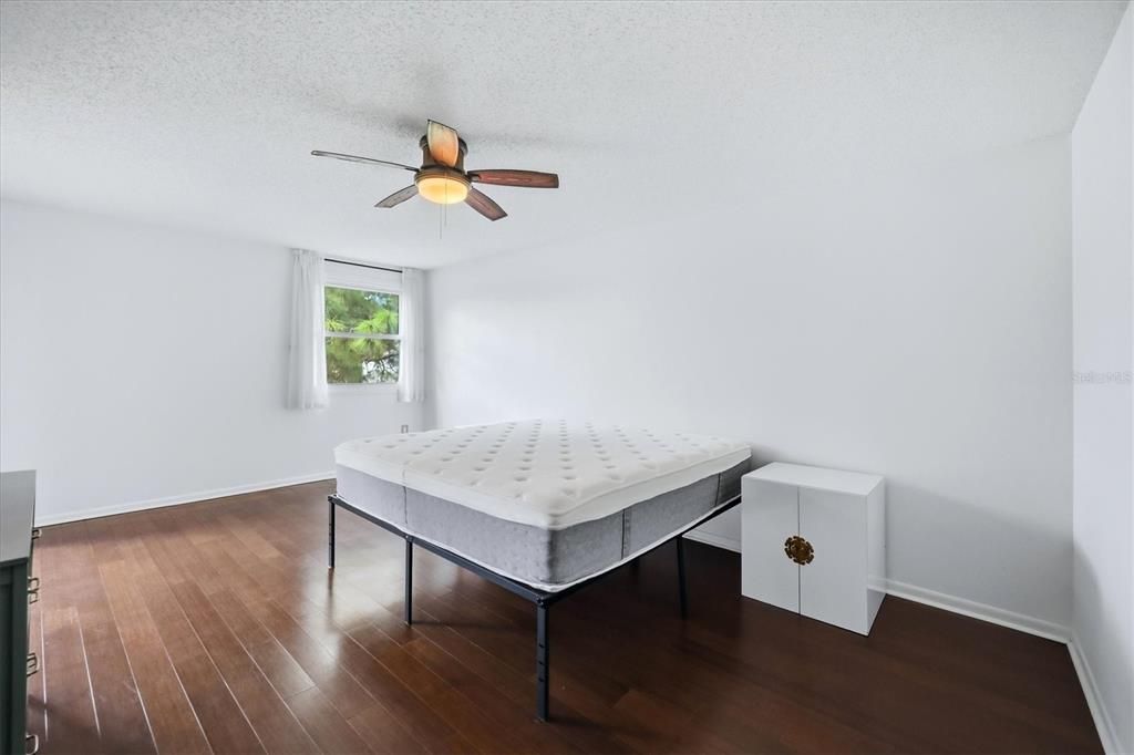 En Venta: $246,000 (2 camas, 2 baños, 1191 Pies cuadrados)