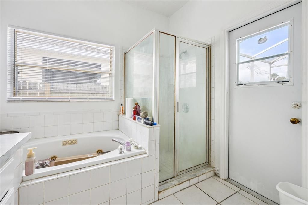 На продажу: $340,000 (4 спален, 2 ванн, 1828 Квадратных фут)