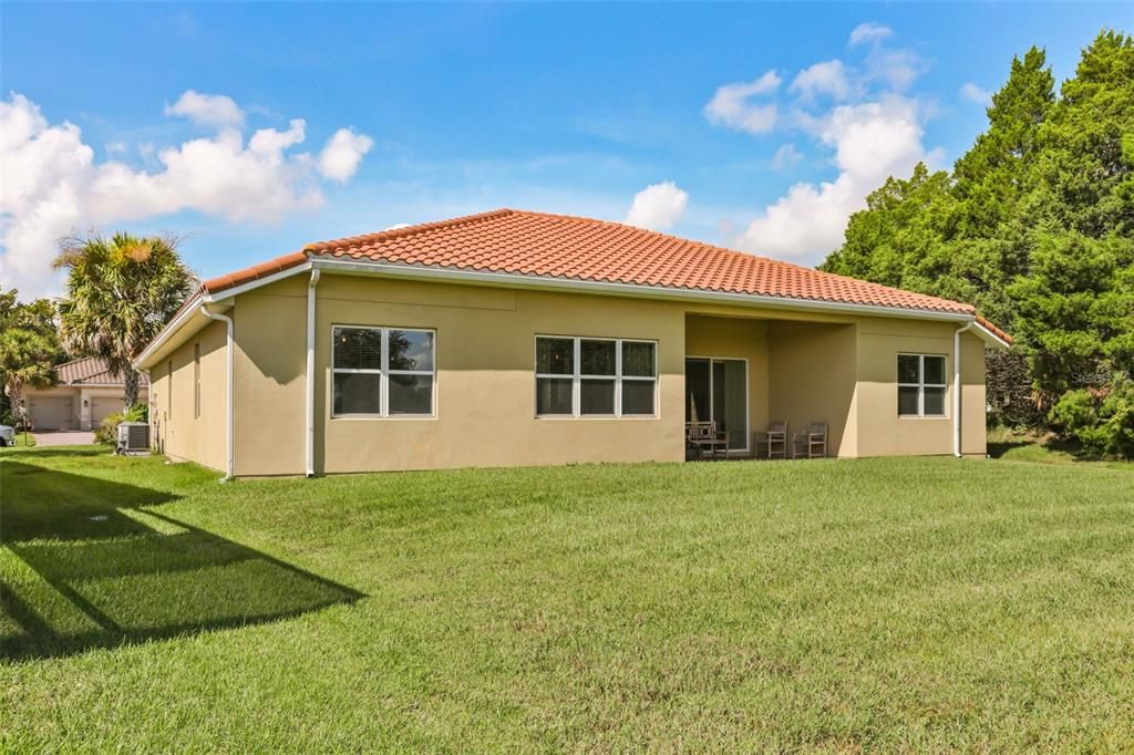 En Venta: $430,000 (4 camas, 2 baños, 2400 Pies cuadrados)