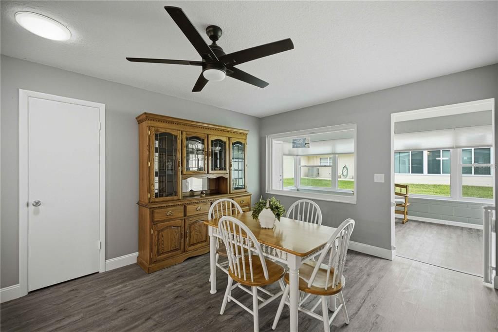 For Rent: $1,650 (2 beds, 2 baths, 1369 Square Feet)