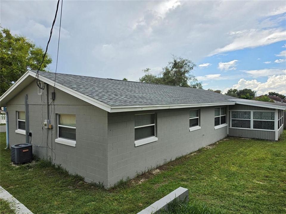 For Sale: $306,000 (3 beds, 2 baths, 1428 Square Feet)