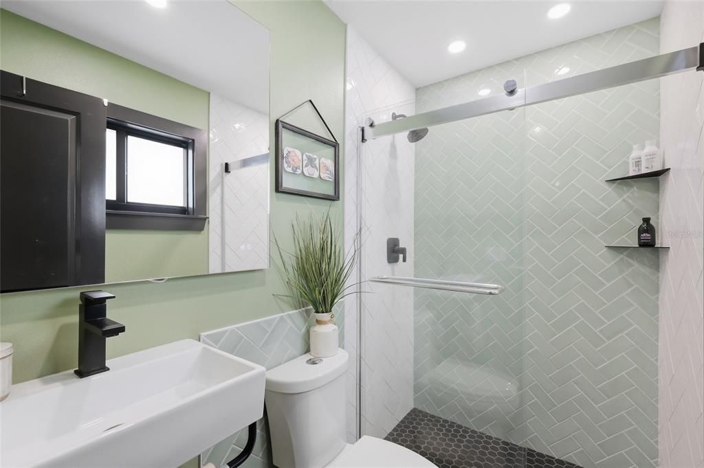 For Sale: $449,950 (3 beds, 2 baths, 1148 Square Feet)