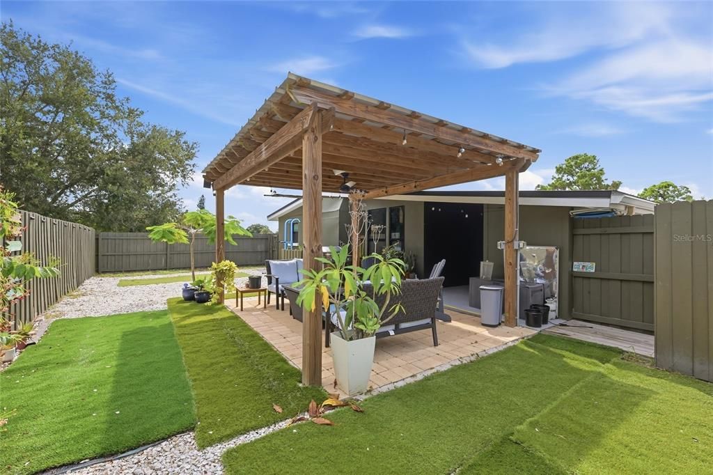 For Sale: $449,950 (3 beds, 2 baths, 1148 Square Feet)