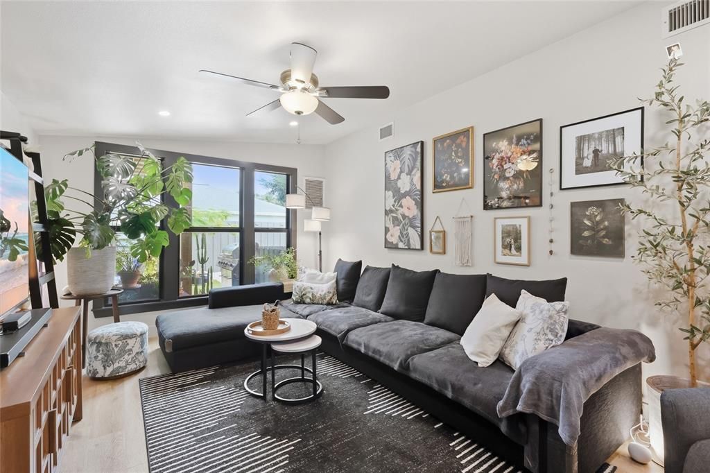 For Sale: $449,950 (3 beds, 2 baths, 1148 Square Feet)