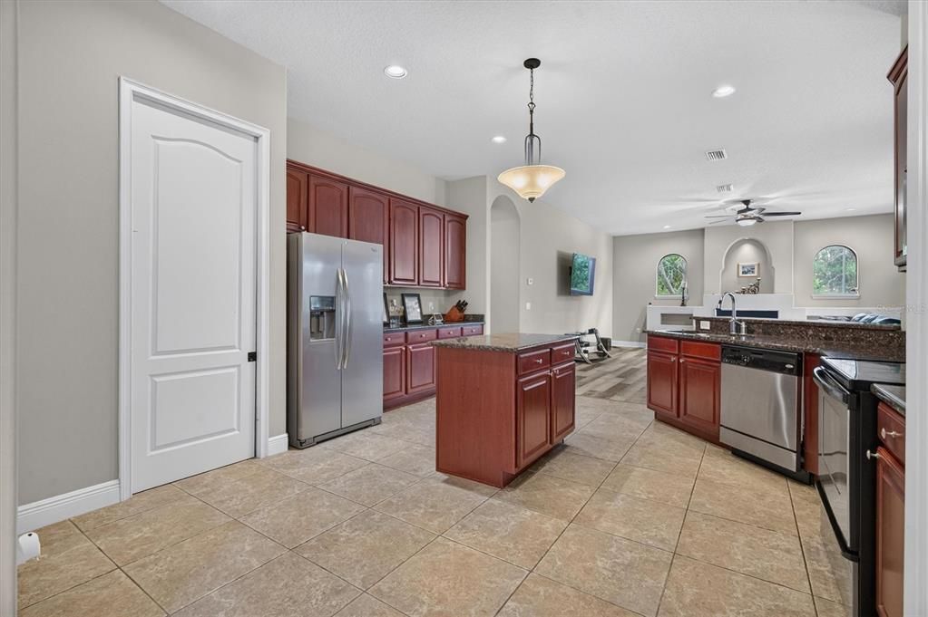 For Sale: $478,000 (4 beds, 2 baths, 2358 Square Feet)