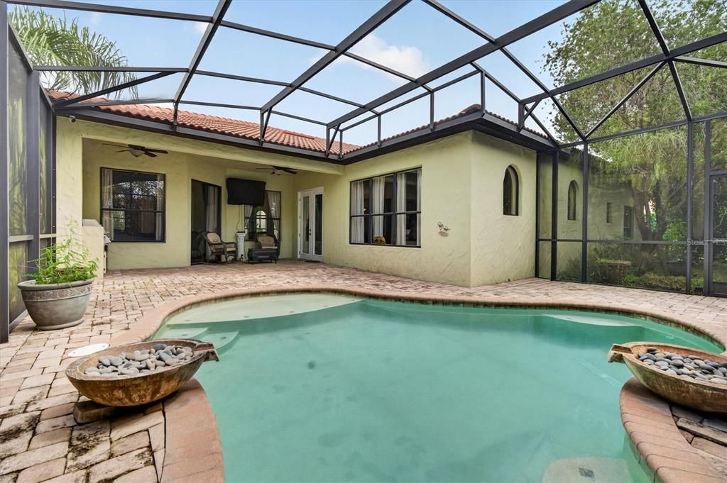 For Sale: $478,000 (4 beds, 2 baths, 2358 Square Feet)