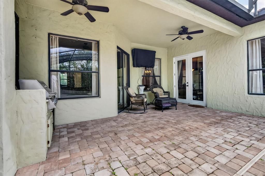 For Sale: $478,000 (4 beds, 2 baths, 2358 Square Feet)