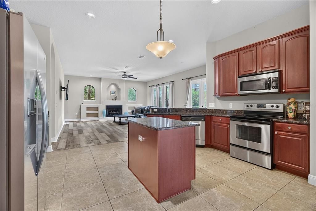 For Sale: $478,000 (4 beds, 2 baths, 2358 Square Feet)