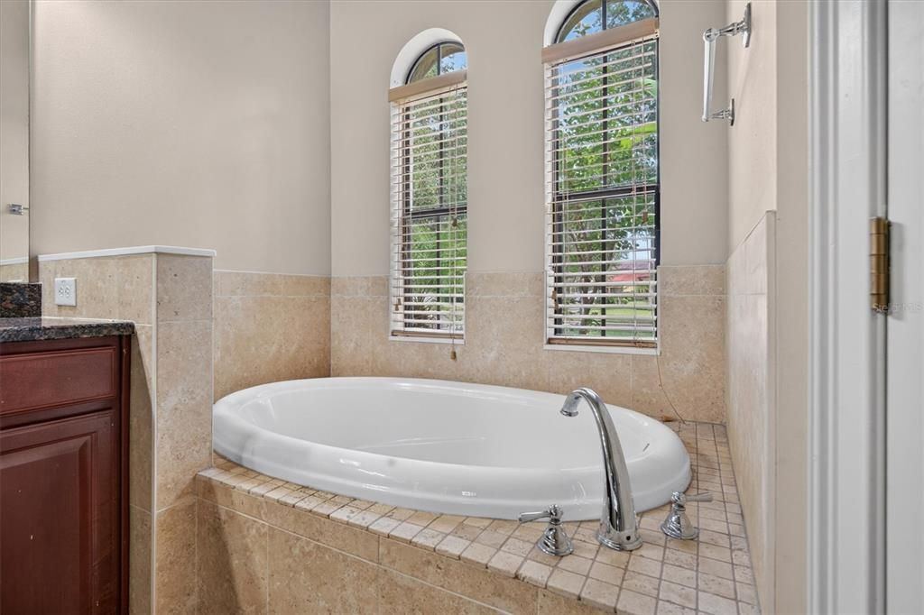 For Sale: $478,000 (4 beds, 2 baths, 2358 Square Feet)